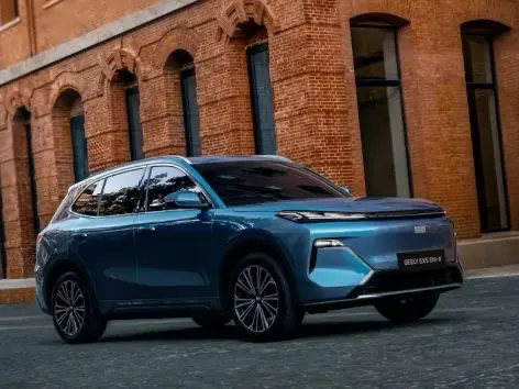 Geely EX5 EM-R с электромотором мощностью 218 л. с. появится в России