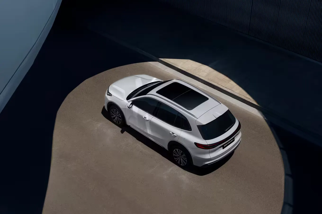 Geely раскрыла комплектации и цены нового гибридного EX5 EM-R Geely раскрыла комплектации и цены нового гибридного EX5 EM-R