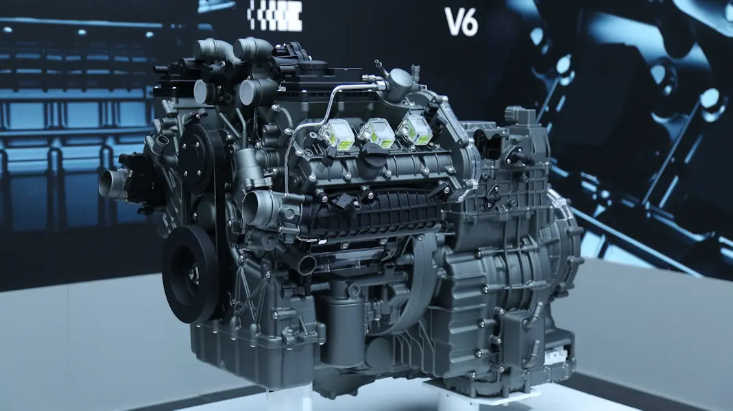 Geely показала новую гибридную установку с мощным V6